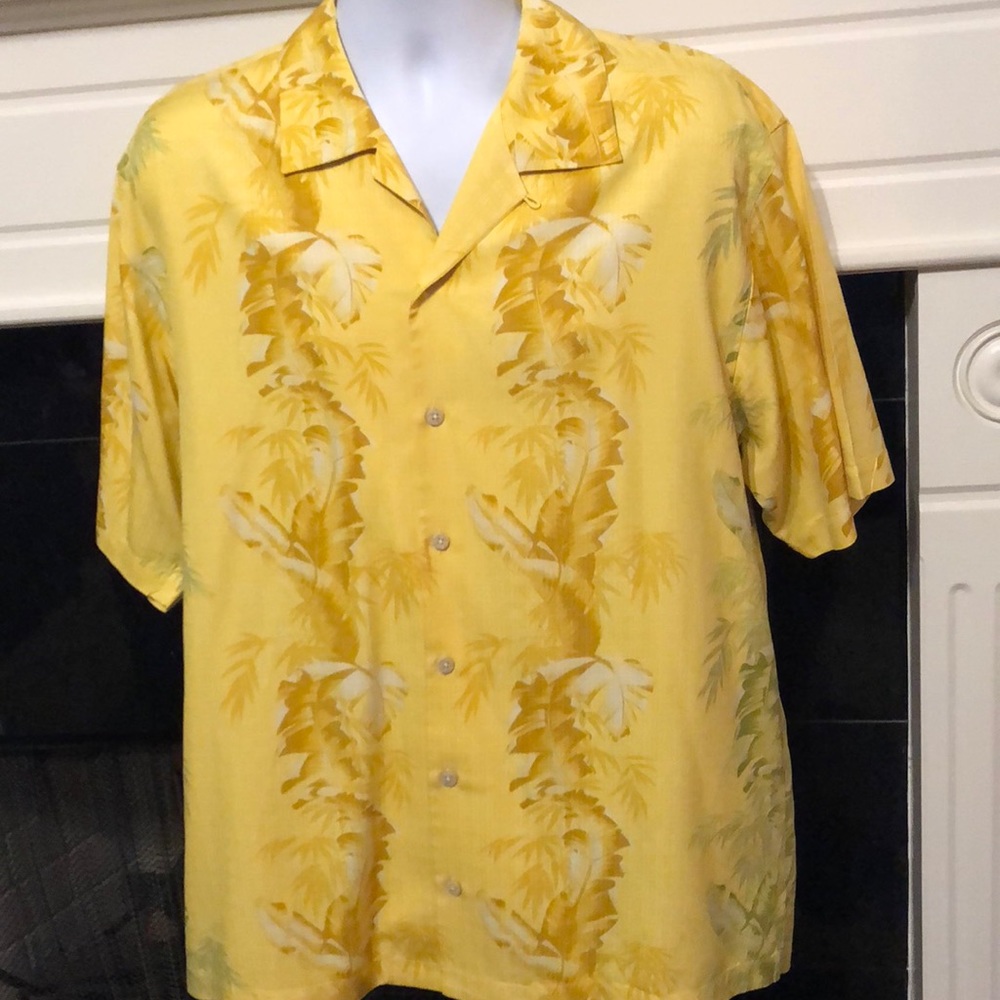 Beautiful Yellow Tommy 🌴Bahama 💯 silk shirt